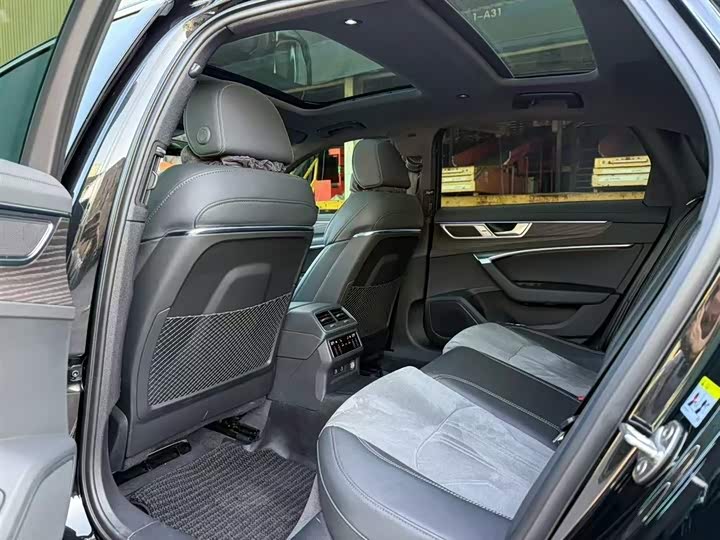 Фото 17 - Audi A6L