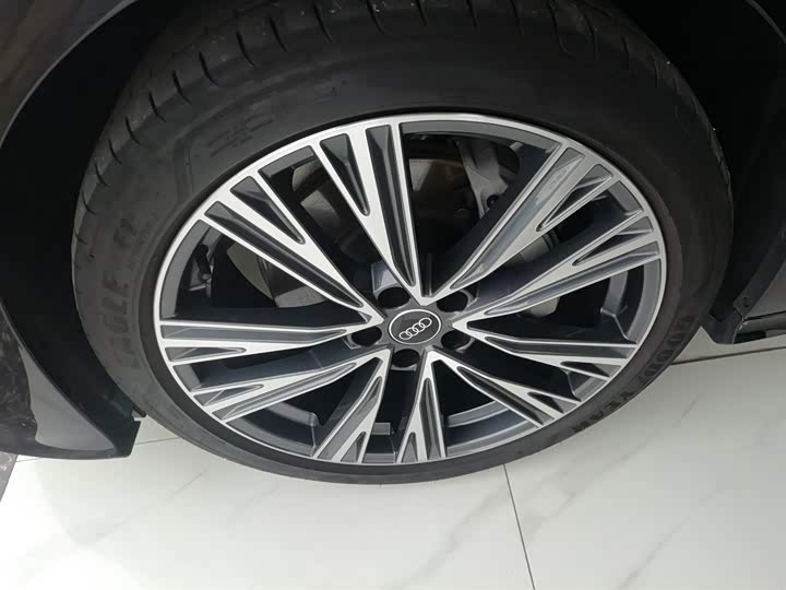 Фото 23 - Audi A6L