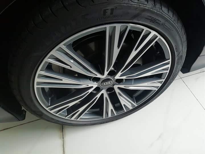 Фото 26 - Audi A6L