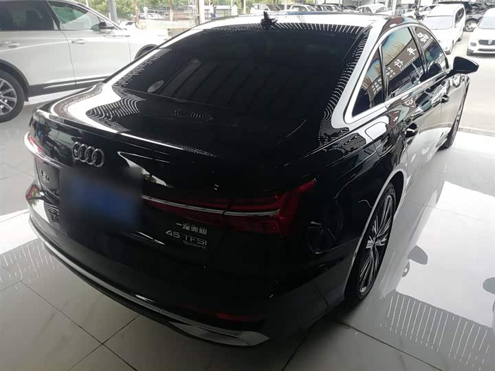 Фото 7 - Audi A6L