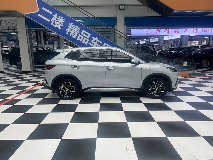 Фото 4 - BYD Yuan Plus