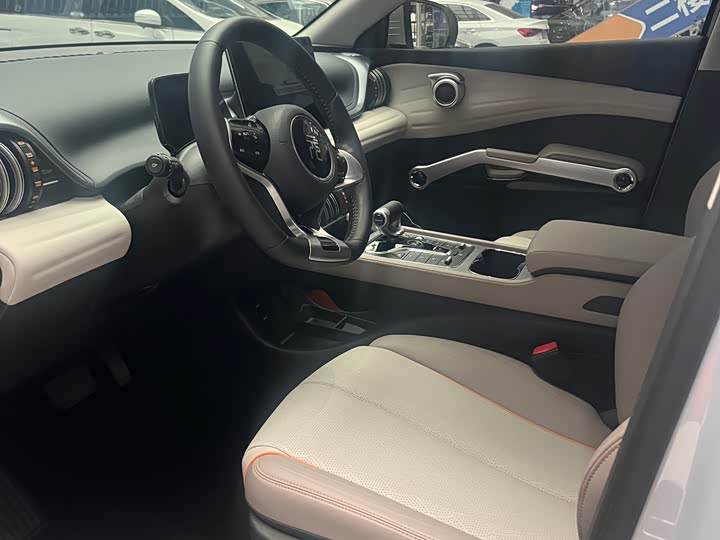 Фото 8 - BYD Yuan Plus