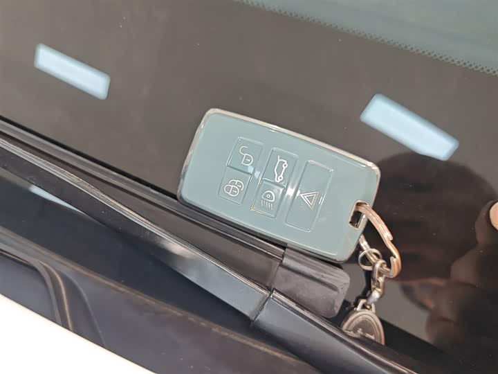 Фото 9 - Land Rover Range Rover Evoque L