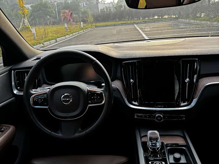 Фото 10 - Volvo S60