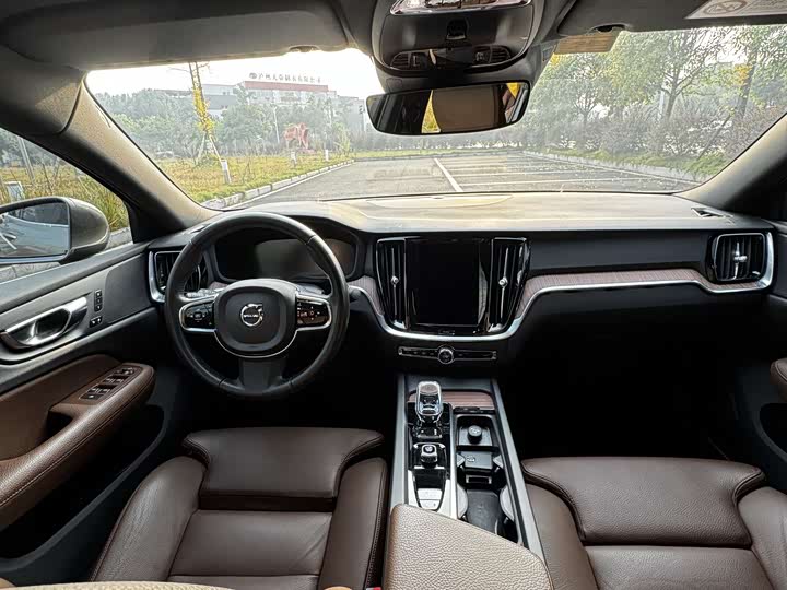 Фото 11 - Volvo S60