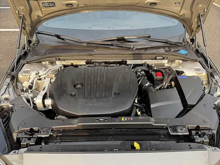 Фото 14 - Volvo S60