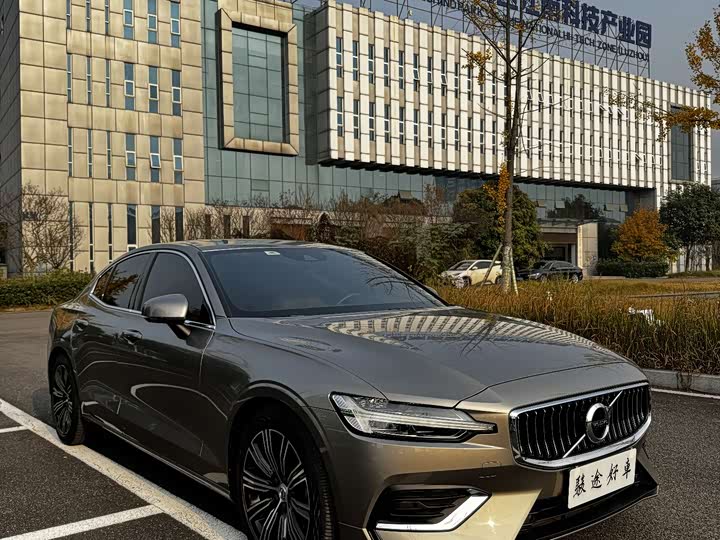 Фото 3 - Volvo S60