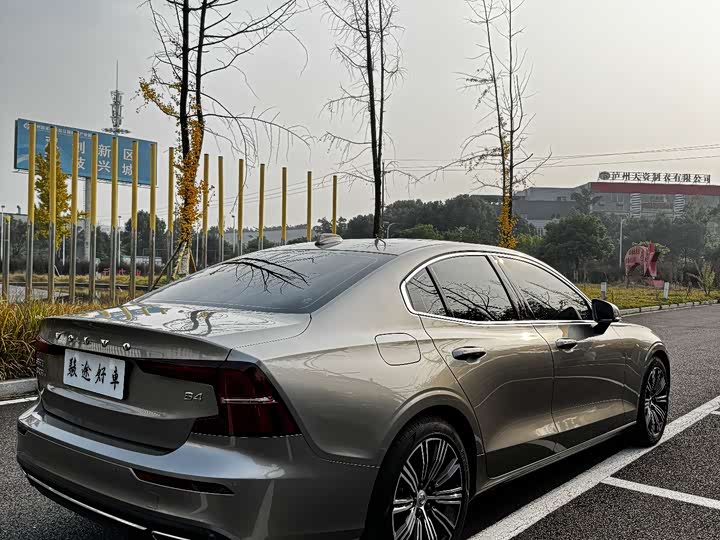 Фото 5 - Volvo S60