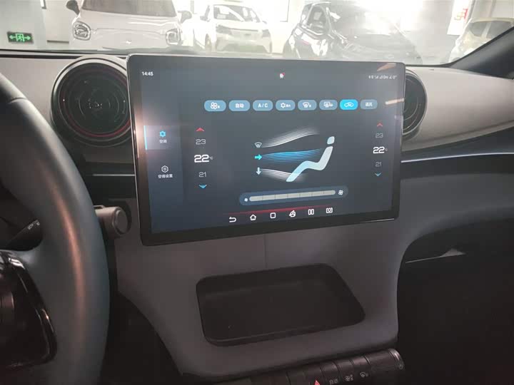 Фото 13 - BYD Dolphin