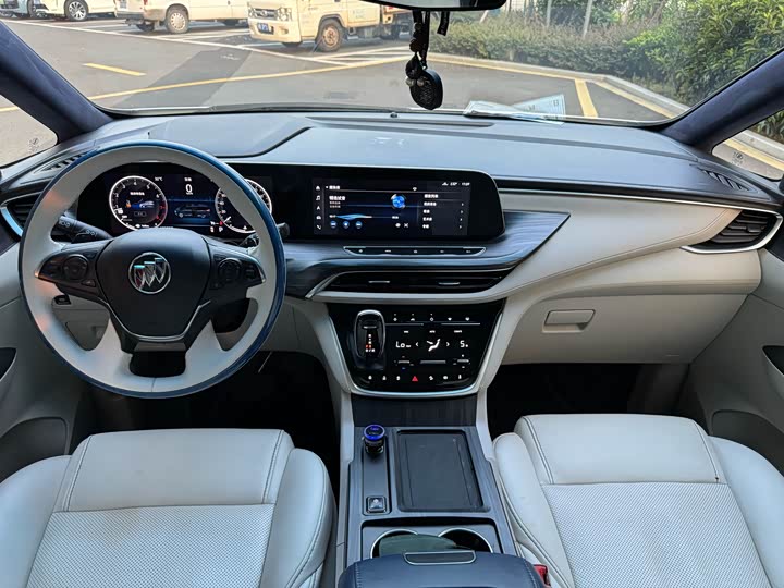 Фото 7 - Buick GL8 ES