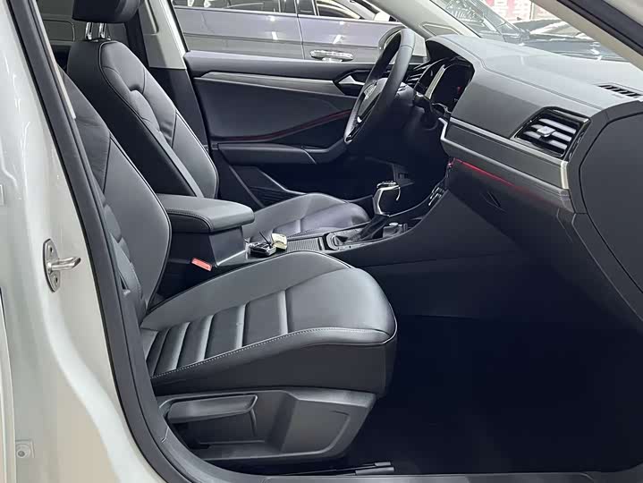 Фото 17 - Volkswagen Sagitar L