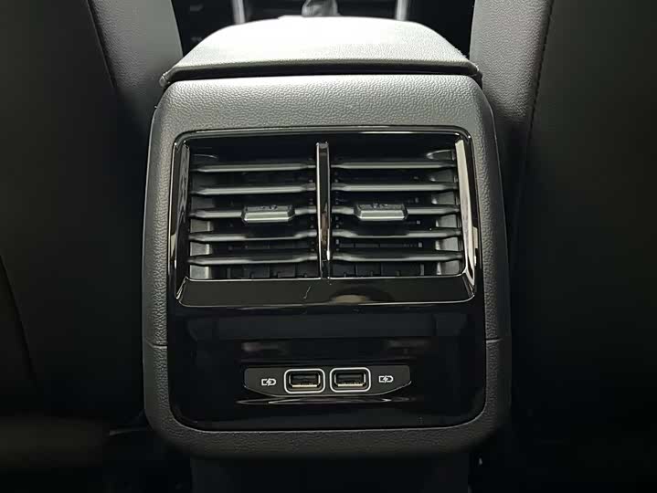 Фото 8 - Volkswagen Sagitar L