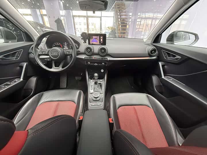 Фото 14 - Audi Q2L