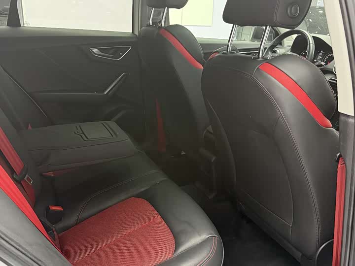 Фото 17 - Audi Q2L