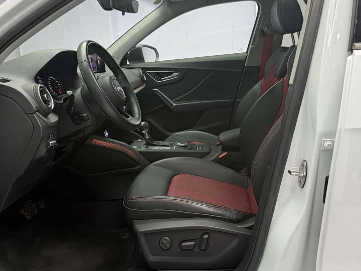 Фото 18 - Audi Q2L