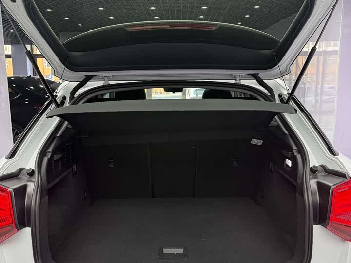 Фото 19 - Audi Q2L