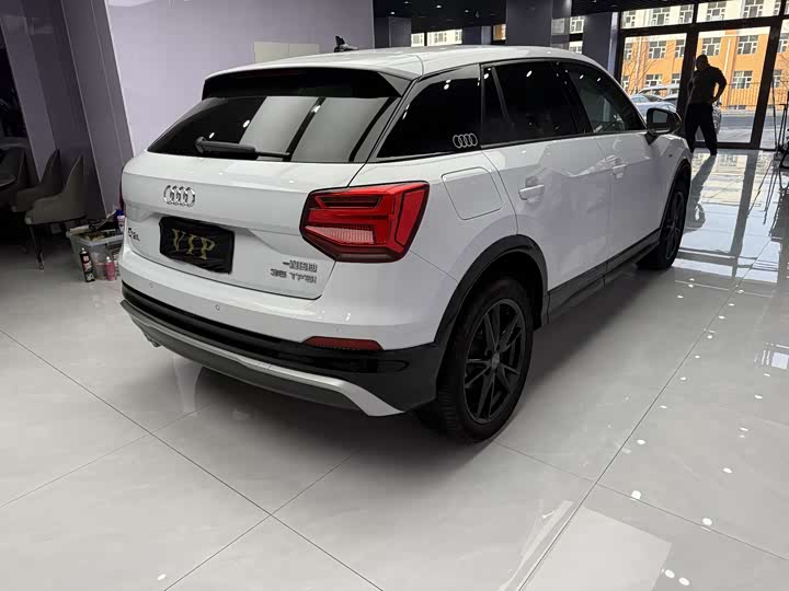 Фото 6 - Audi Q2L