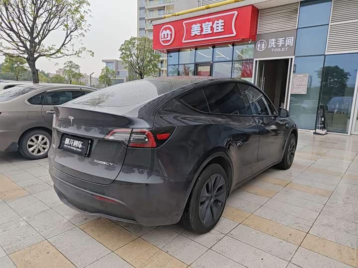 Фото 4 - Tesla Model Y
