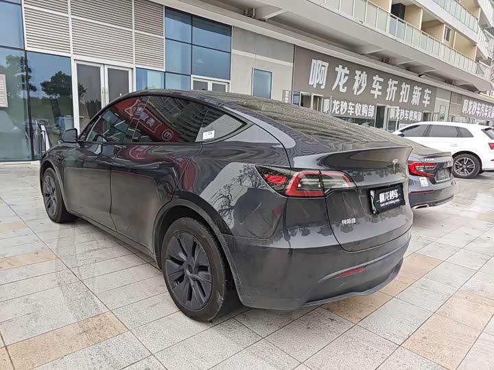 Фото 6 - Tesla Model Y