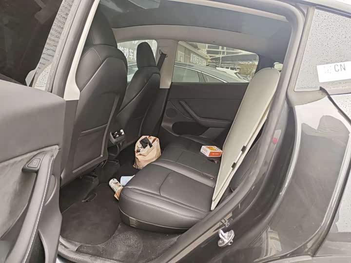 Фото 8 - Tesla Model Y