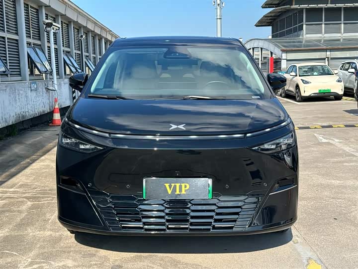 Фото 2 - XPeng X9