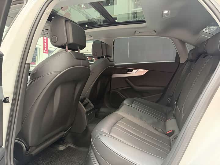 Фото 8 - Audi A4L