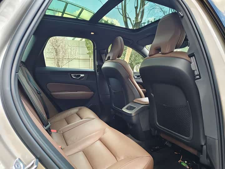 Фото 7 - Volvo XC60