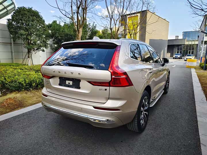 Фото 8 - Volvo XC60