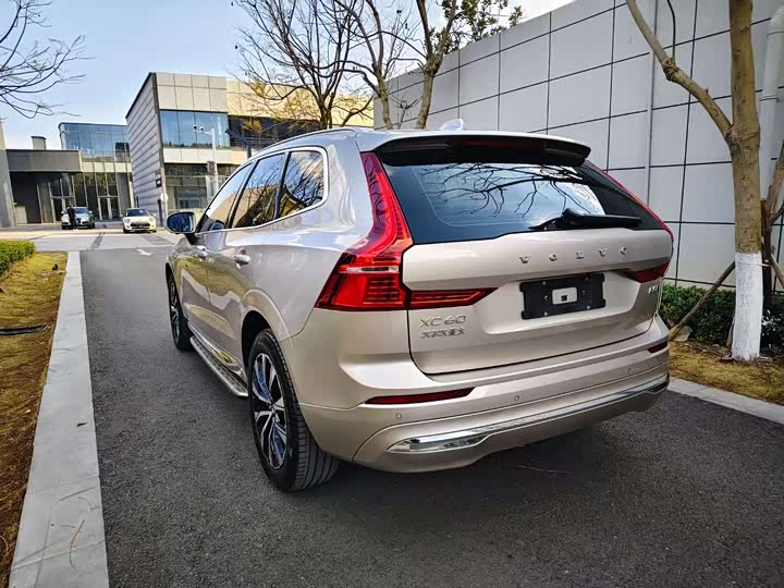 Фото 9 - Volvo XC60