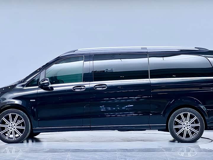 Фото 20 - Mercedes-Benz V-Class