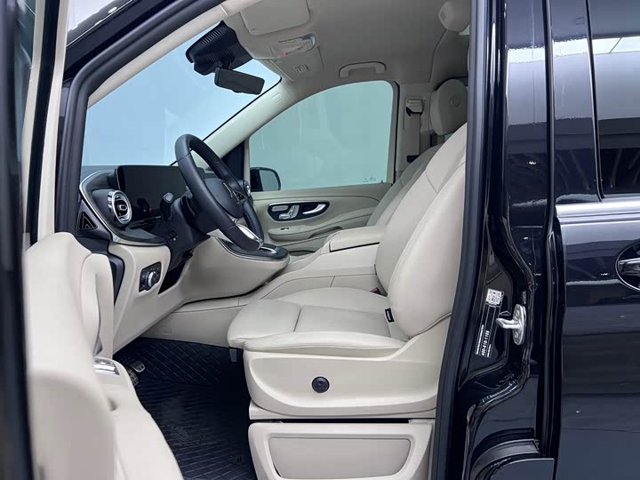 Фото 4 - Mercedes-Benz V-Class