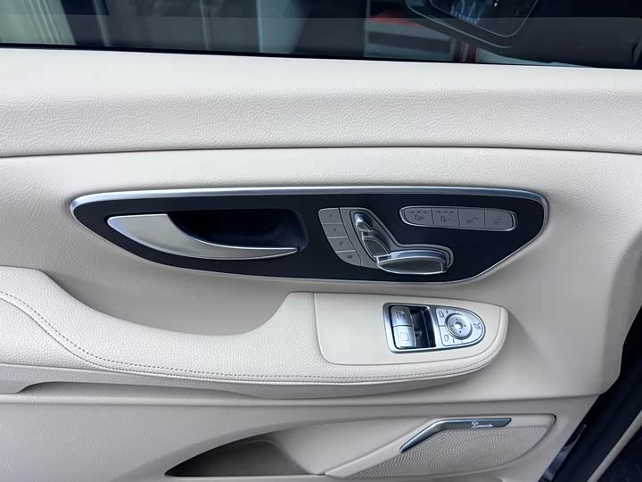 Фото 5 - Mercedes-Benz V-Class