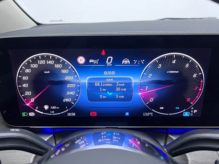 Фото 7 - Mercedes-Benz V-Class