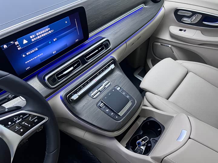 Фото 8 - Mercedes-Benz V-Class