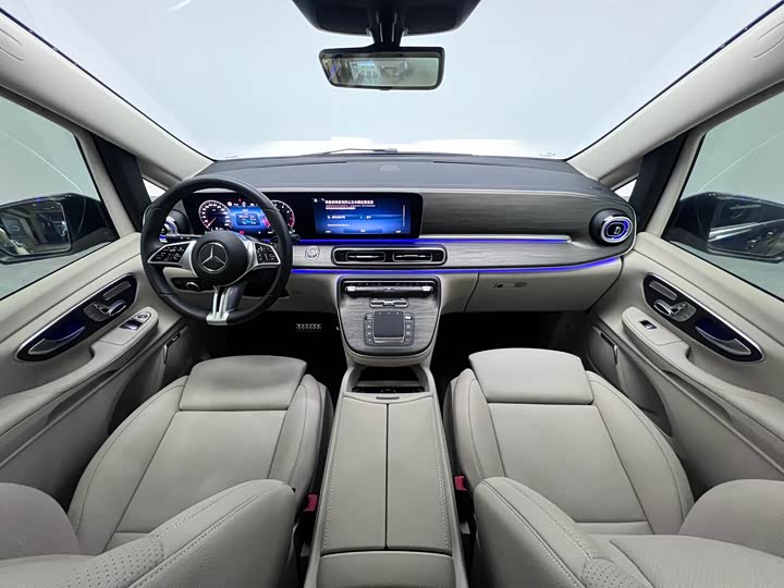 Фото 9 - Mercedes-Benz V-Class