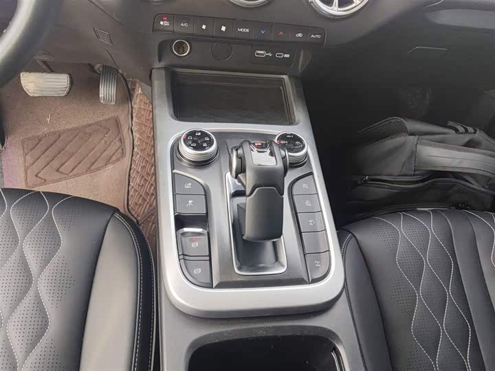 Фото 14 - Tank 300