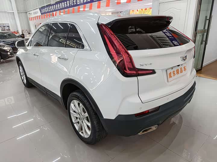 Фото 4 - Cadillac XT4