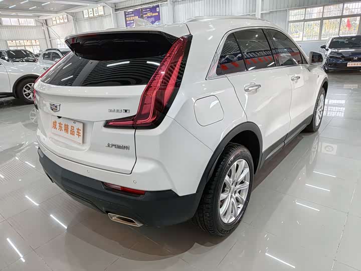 Фото 6 - Cadillac XT4