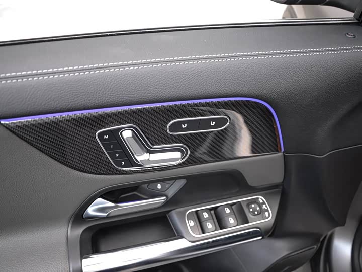 Фото 10 - Mercedes-Benz GLA-Class AMG