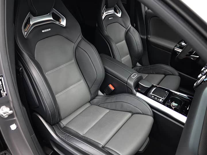 Фото 18 - Mercedes-Benz GLA-Class AMG