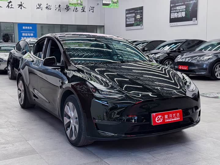 Фото 3 - Tesla Model Y