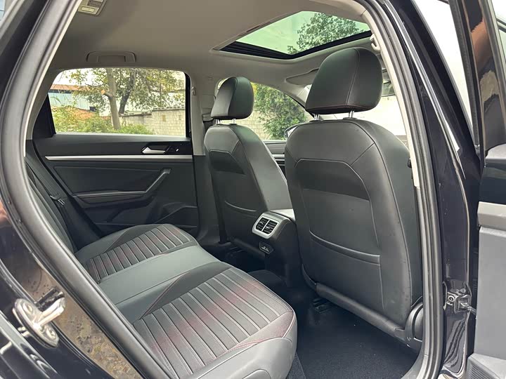 Фото 9 - Volkswagen Lavida