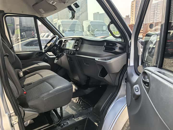 Фото 10 - Ford Transit New