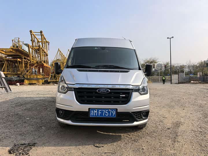 Фото 2 - Ford Transit New