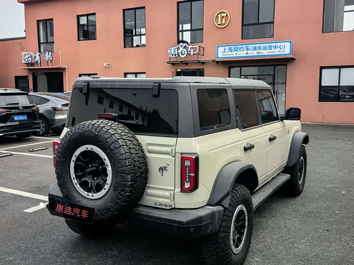 Фото 12 - Ford Bronco