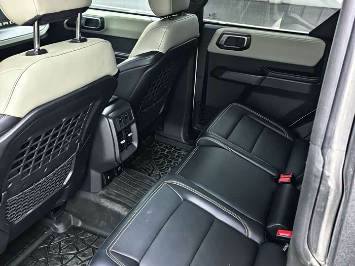 Фото 9 - Ford Bronco