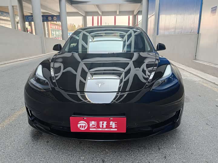 Фото 2 - Tesla Model 3