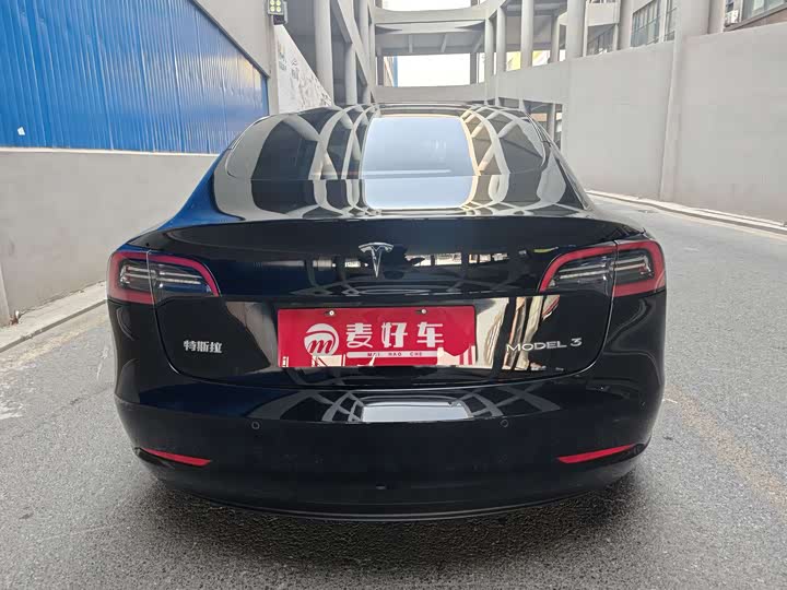 Фото 6 - Tesla Model 3