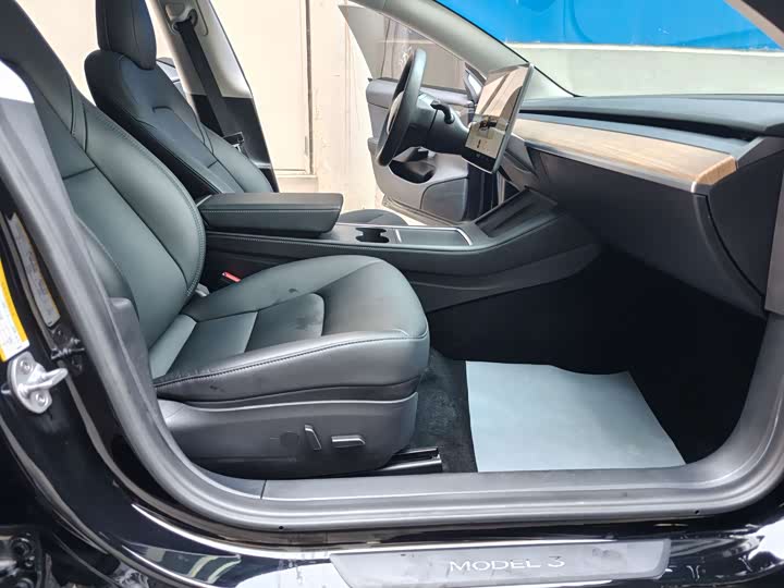 Фото 7 - Tesla Model 3