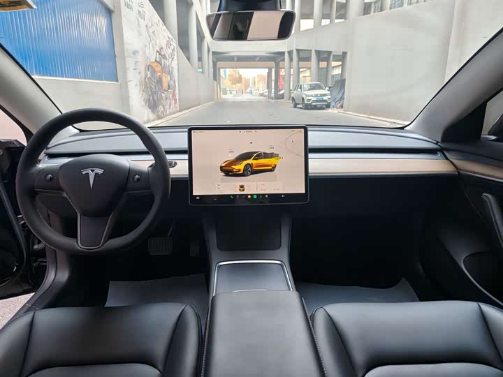 Фото 8 - Tesla Model 3